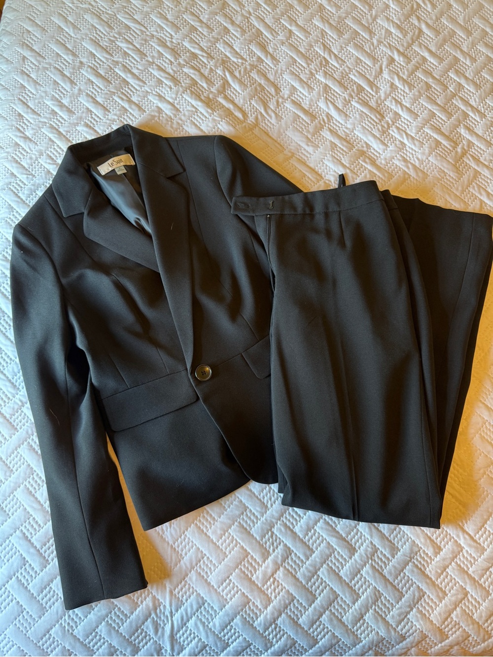 Le Suit Black Pantsuit size 6